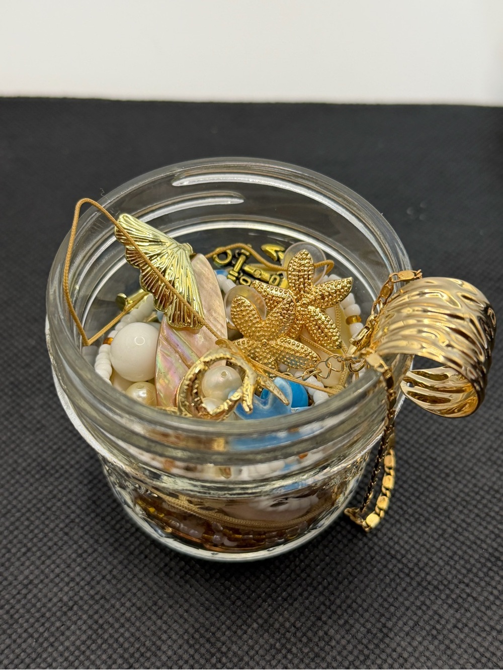 Gold Shell & Bead Women's - Beach-Inspired Wearable Mini Jewelry Jar 🫙